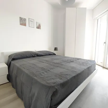 Apollo Superior Fronte Mare